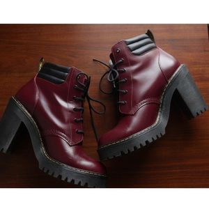 DR MARTEN Persephone Smooth Leather Combat Boot 8
